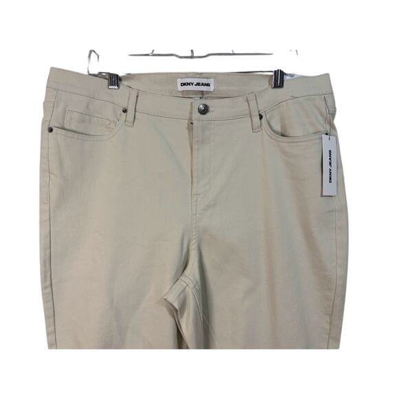 DKNY Jeans Women's Williamsburg High Rise Flare Crop Plus Size 16W NWT - Picture 2 of 10